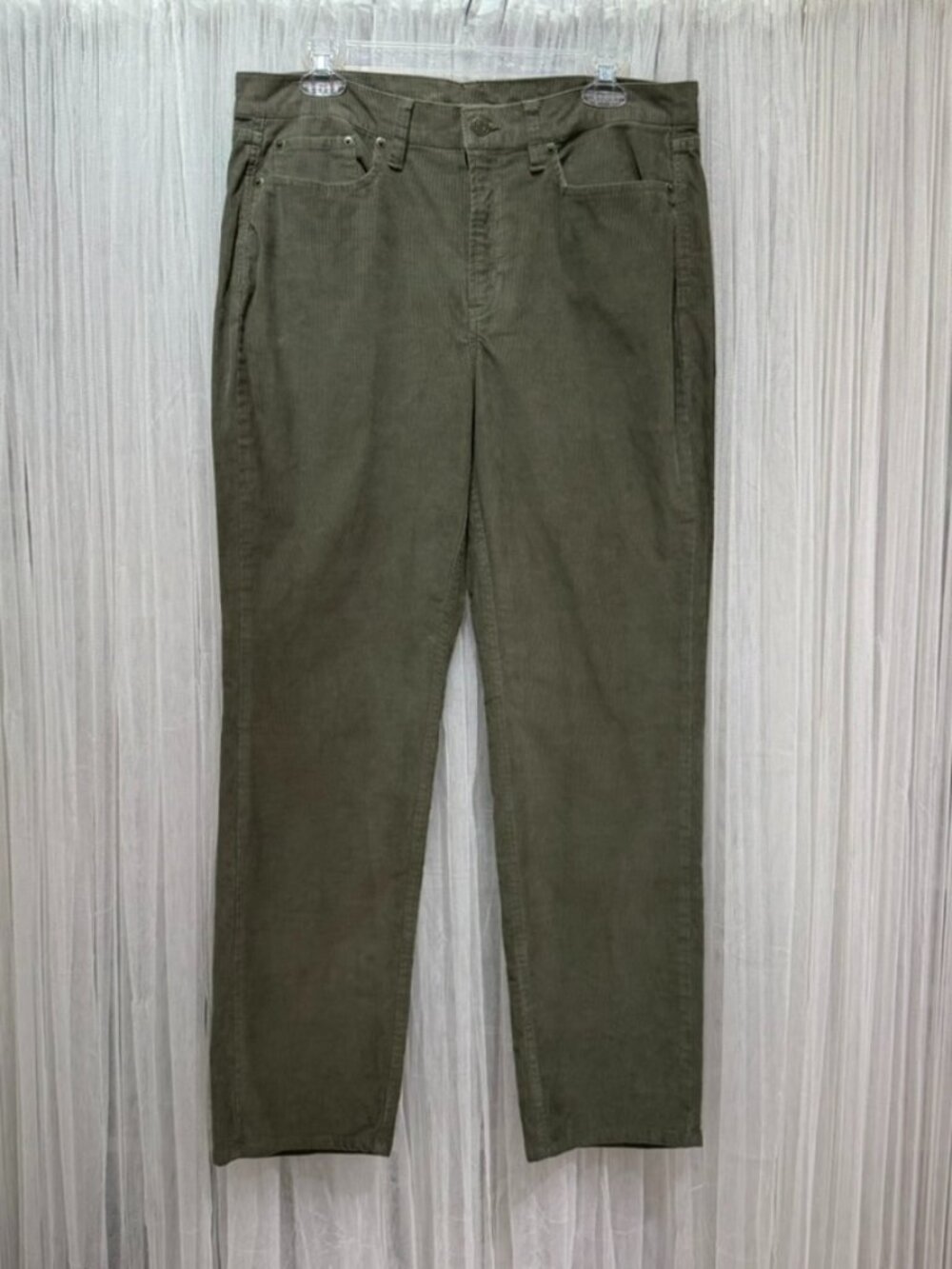 L.L.Bean BeanFlex Straight Leg Corduroy Pants Women’s Size 14 Regular Olive